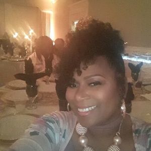 Meet your Posher, Jeneine